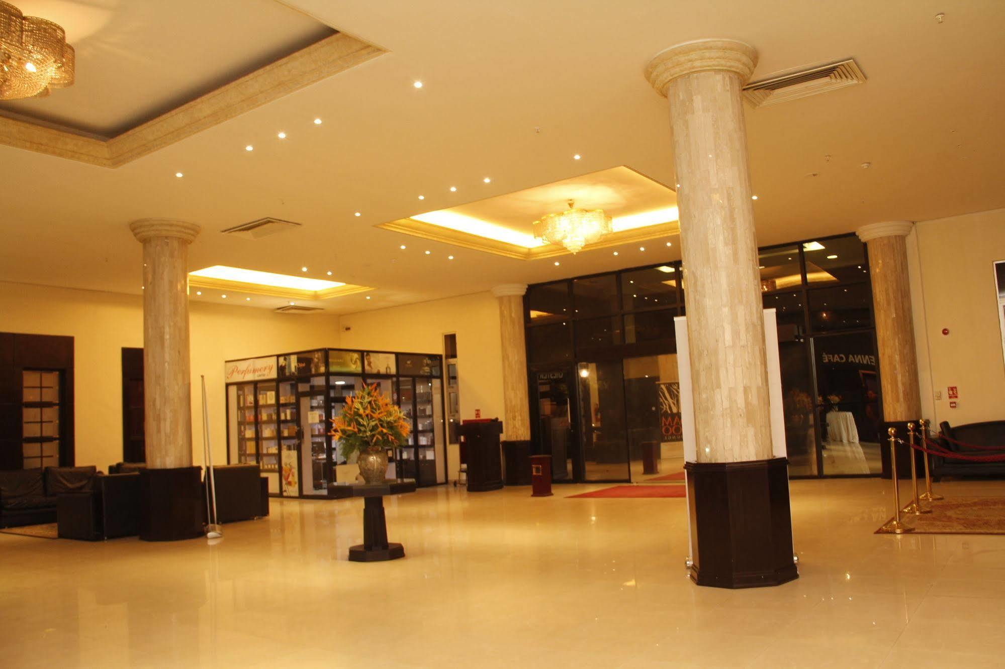 Transcorp Hotels Калабар Екстер'єр фото